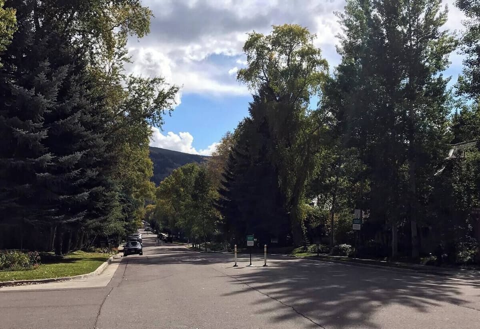 Walk to 6 blocks to restaurant row and center of town.