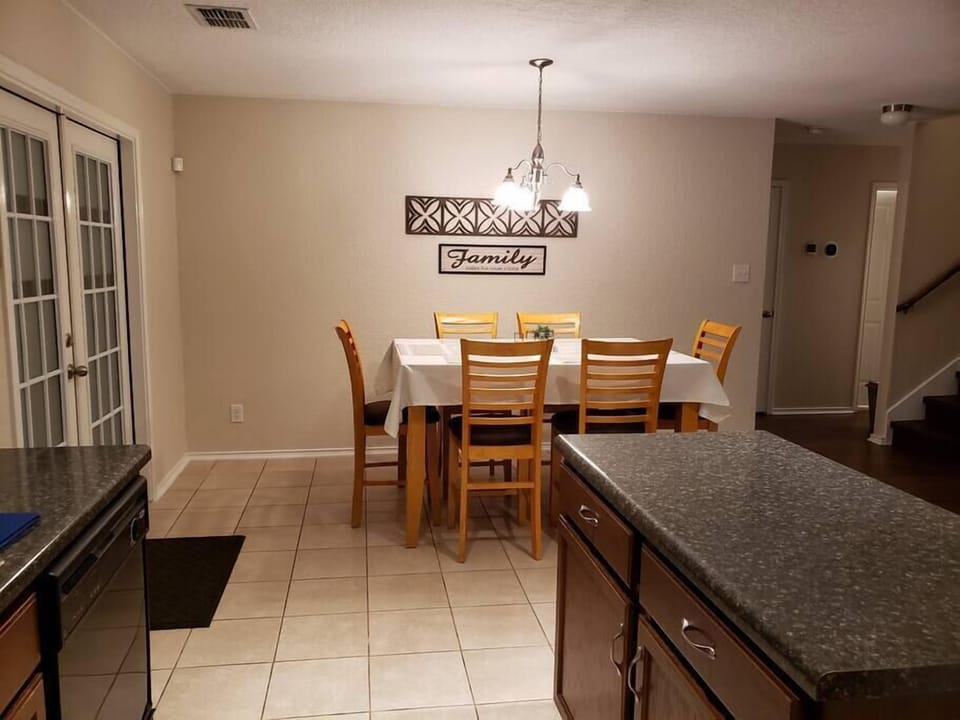 Breakfast / Kitchen