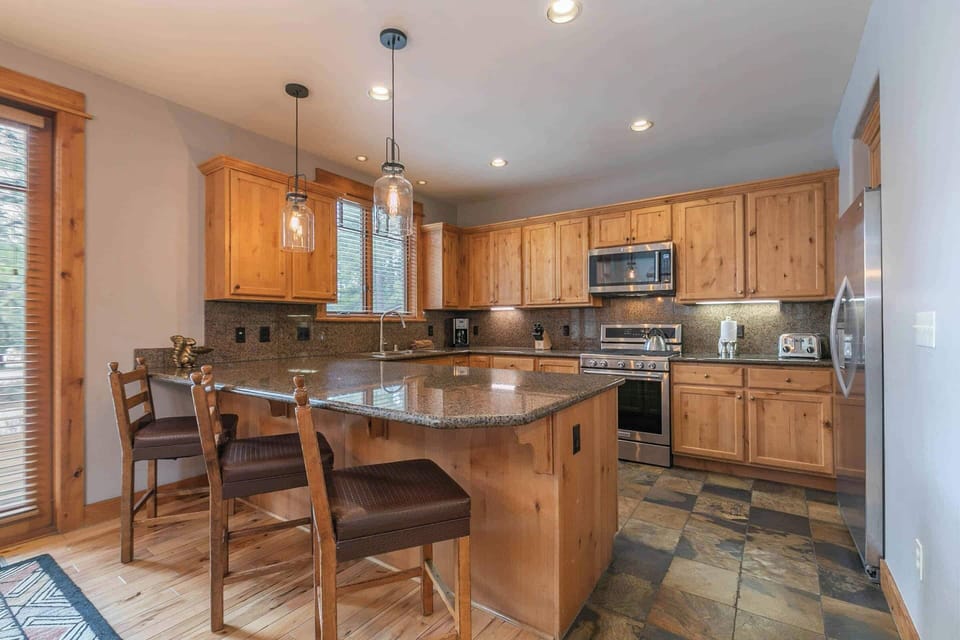 12557 Legacy Ct Unit 16B-print-027-027-Kitchen-3360x2240-300dpi