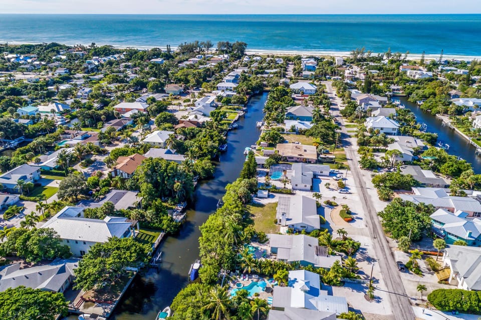 A view down the canal looking toward the beach- just 2 short blocks to the beach