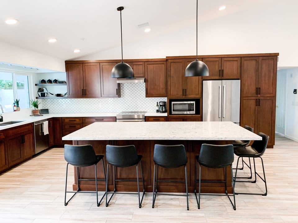 Huge Kitchen + Open Concept + Quartz Countertops