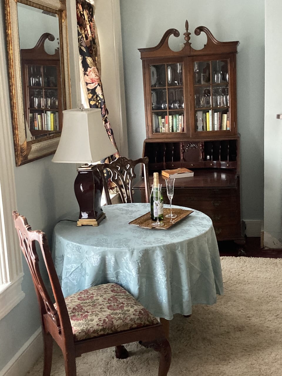 Alice Suite - Dining Table & Desk