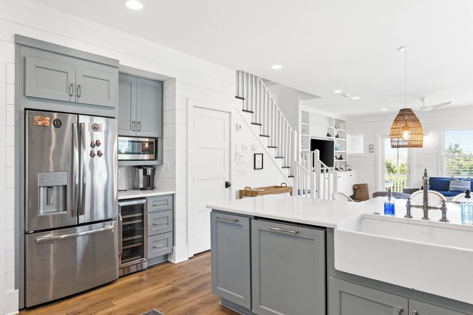 COFFEE BAR AND ENTERTAINMENT CENTER