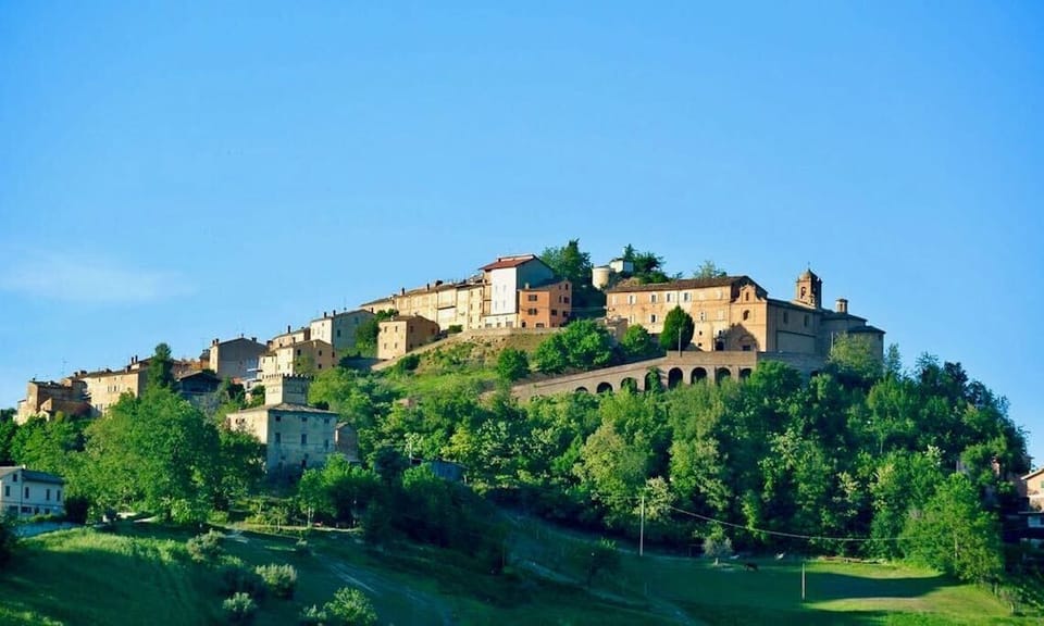Dating back to the 8th century, our village Sant'Angelo in Pontano on its hill