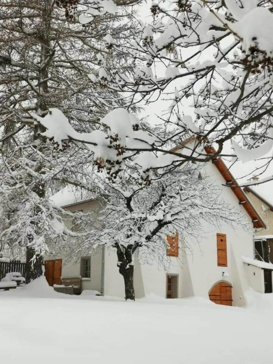 maison de pays authentique entièrement refaite, jardin de 1000 m2