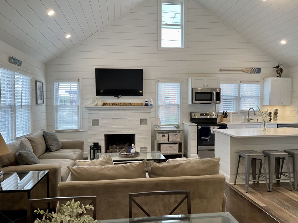 Main House Living & Dining