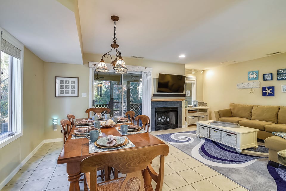 Main Level,Dining Area,
