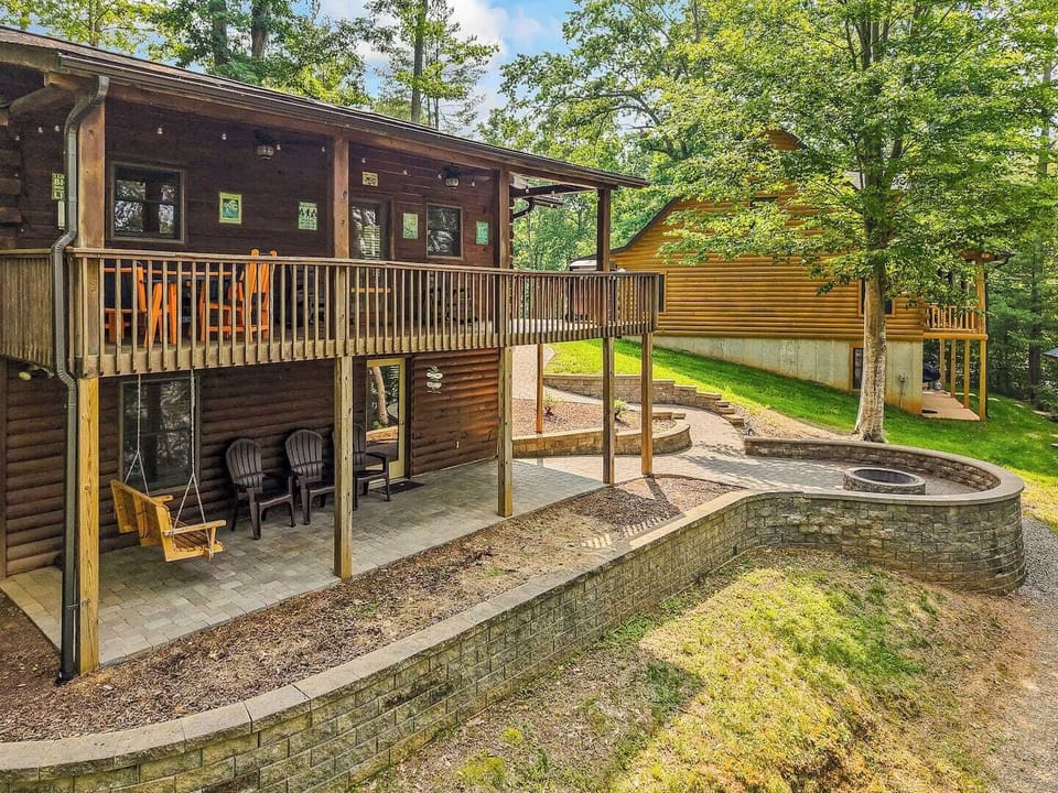 Picture yourself spending your mornings on the back porch as you enjoy your coffee and watch the sun come up over the lake.