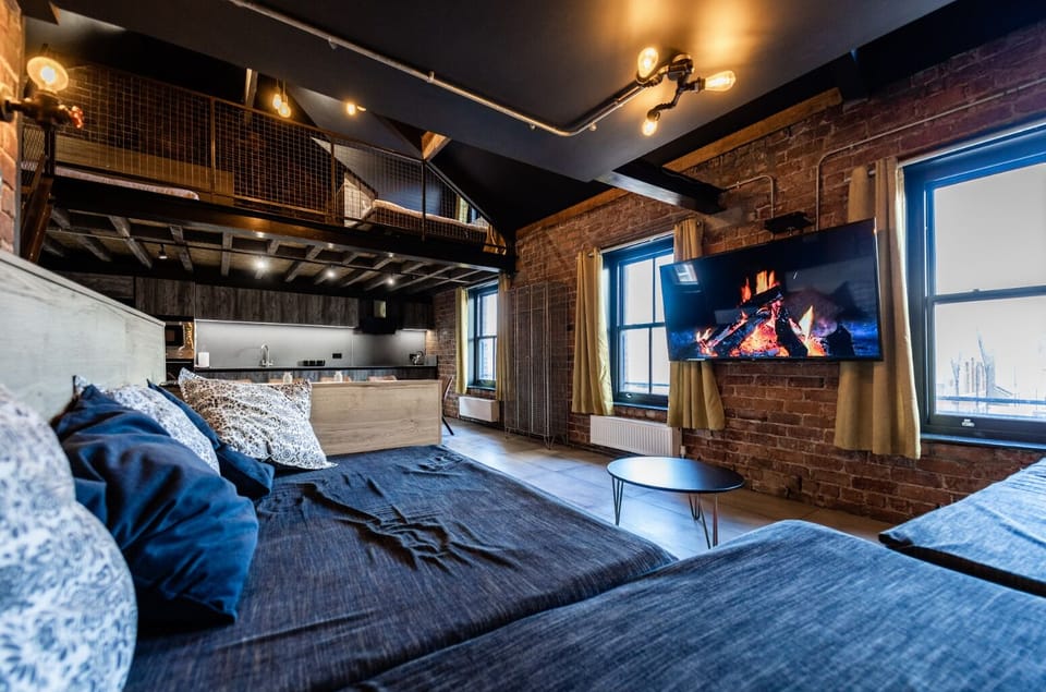 Living Room / Lounge