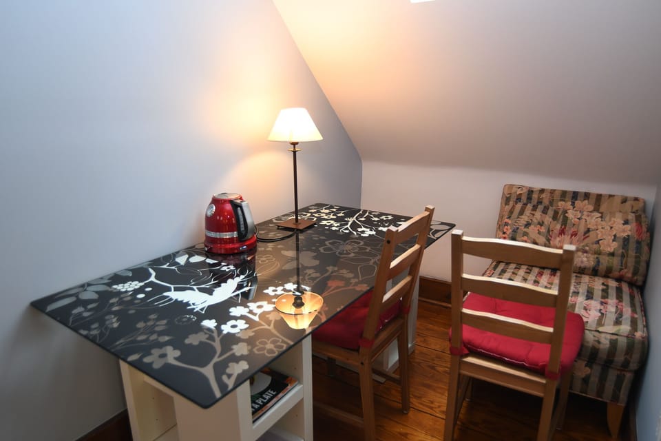 Nook for relaxing or working. FiOs high speed internet.