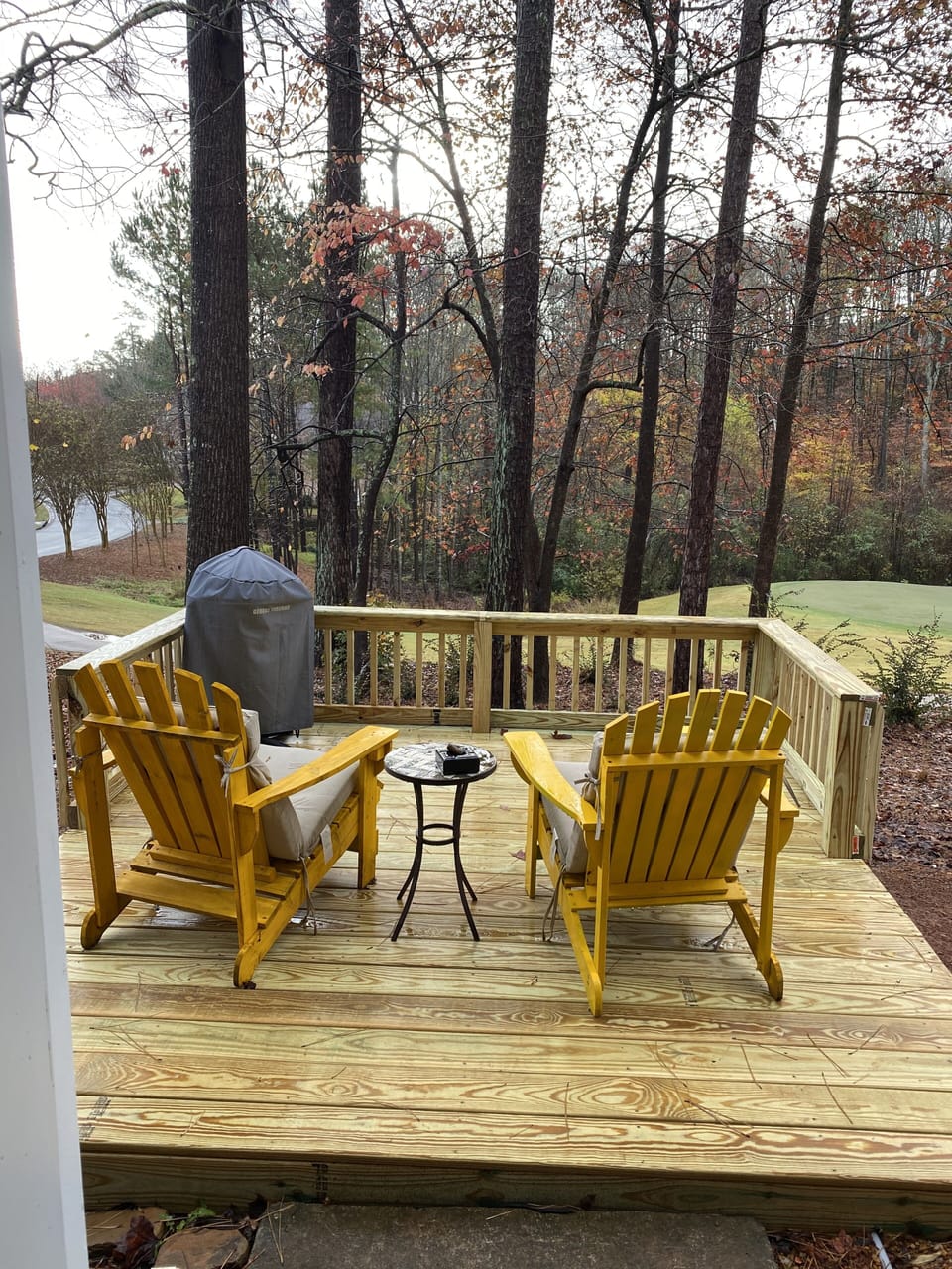 Deck to cookout and relax. 