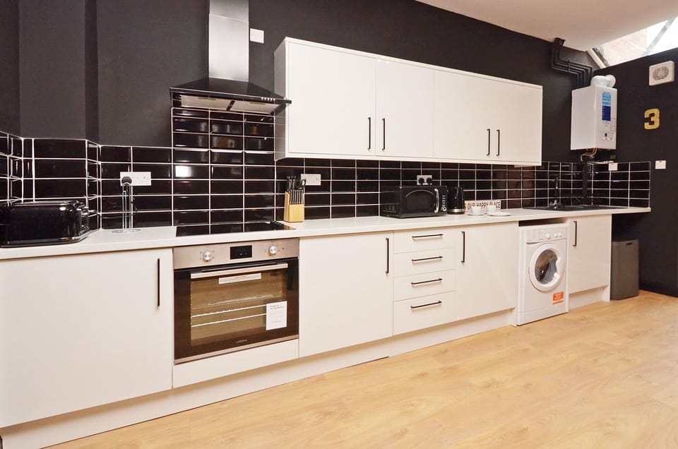 Large Shared Kitchen Space