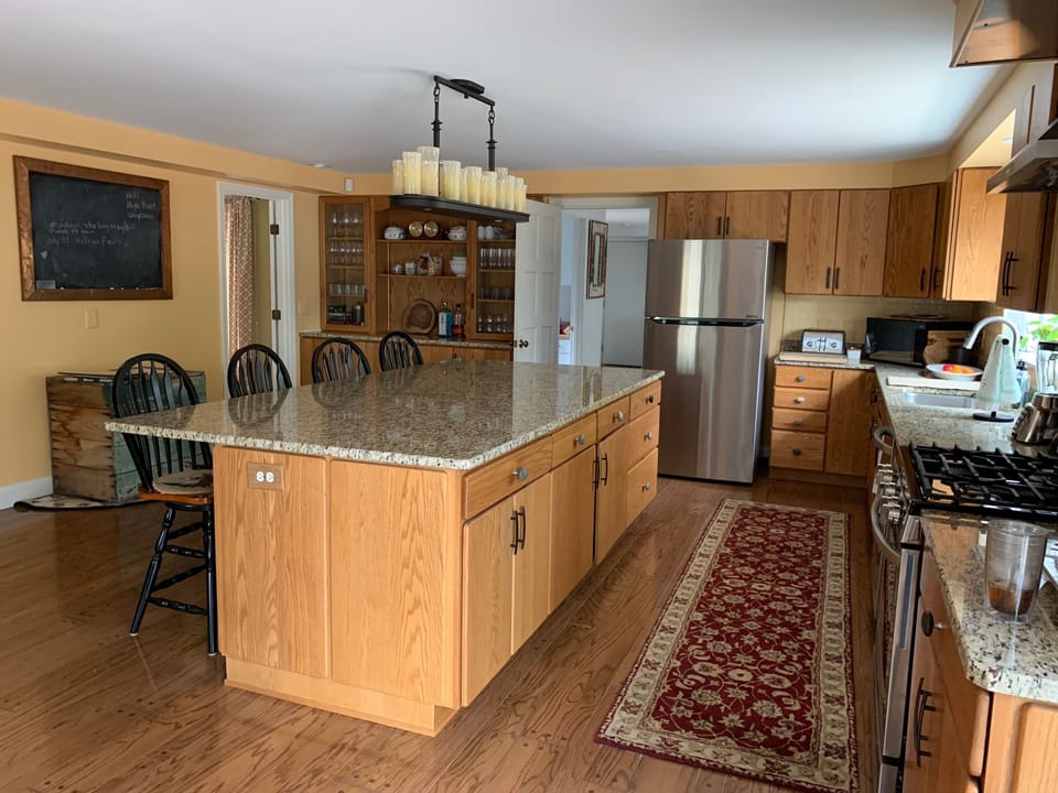 Kitchen island seats 4