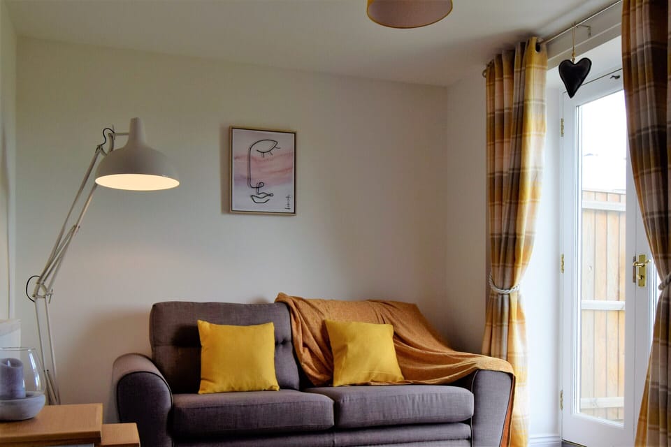 Living Room / Lounge