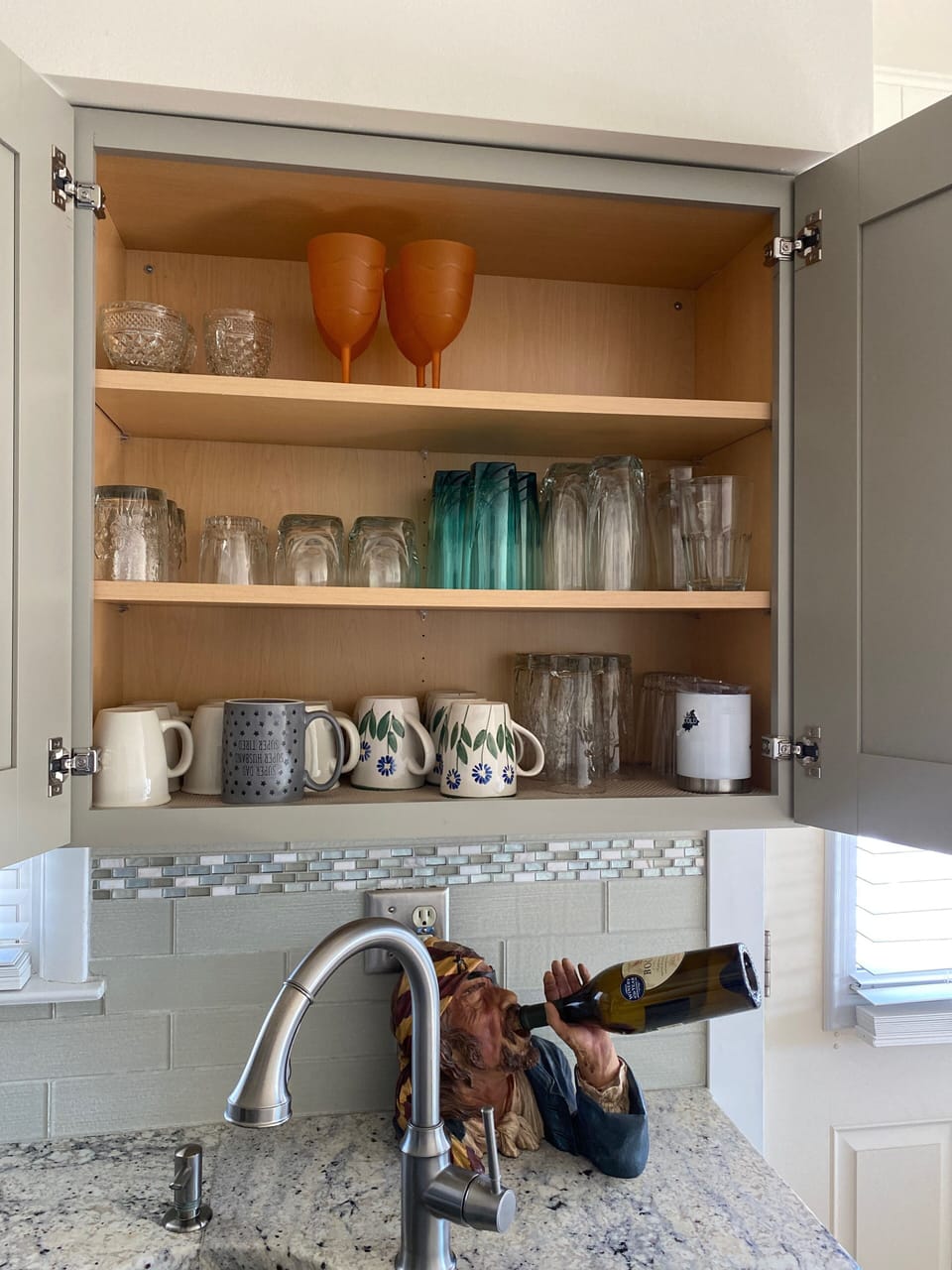 Everything clean and organized 