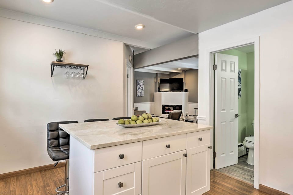 Fully Equipped Kitchen | Bathroom Access