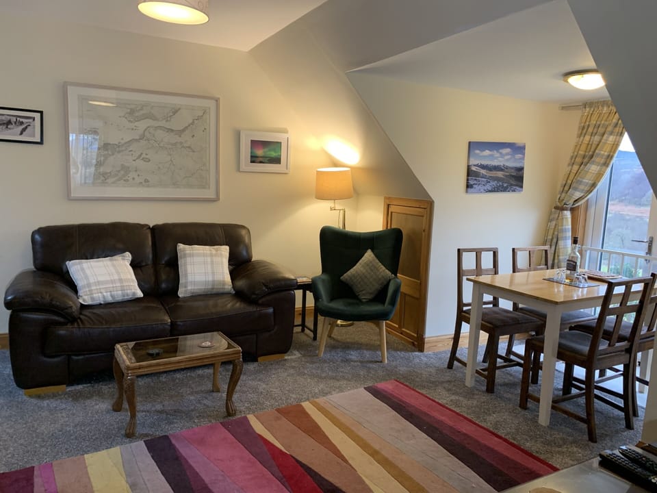 dining in the lounge
