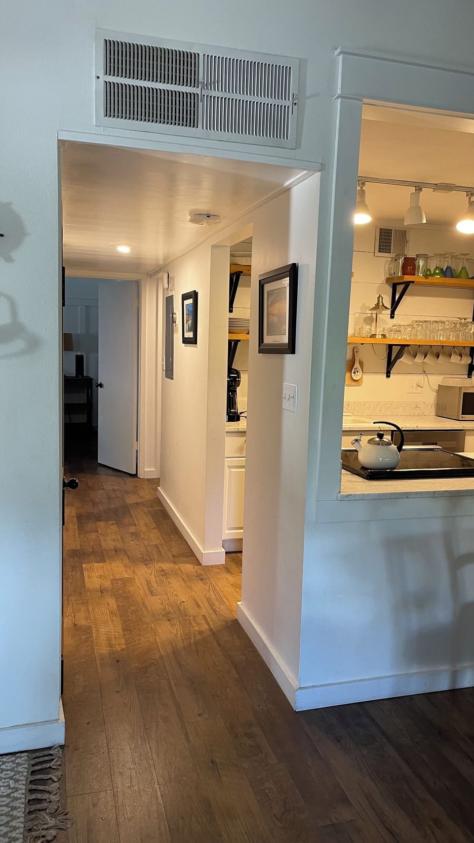 Hallway to the bedrooms