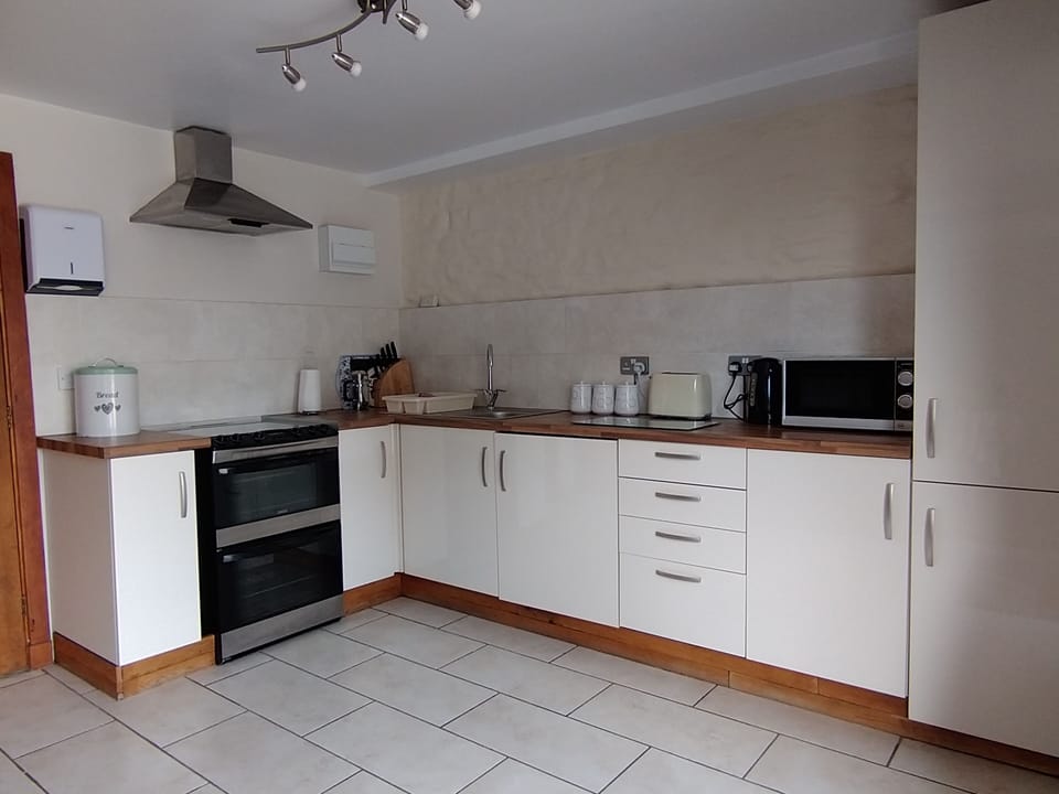 Tyn Cellar Cottage kitchen