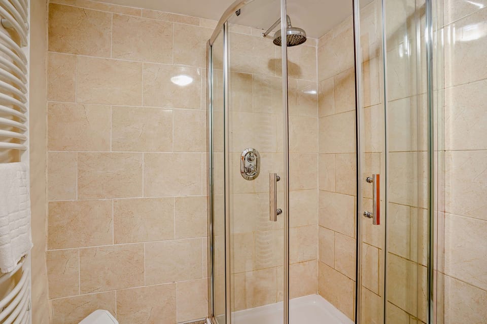 The Granary bathroom