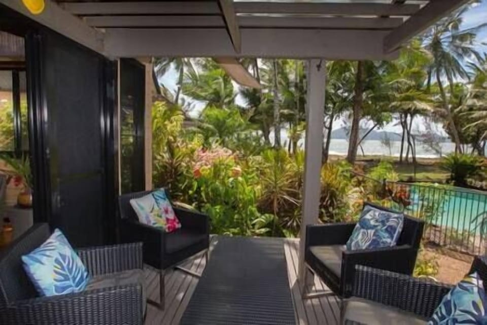 Entrance / Front veranda