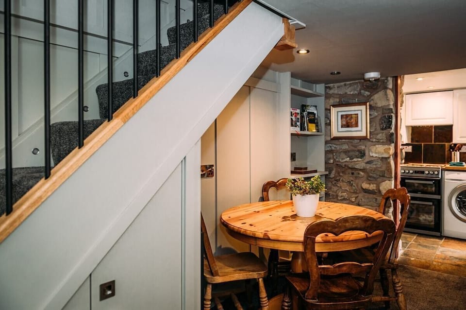 Cottage dining table