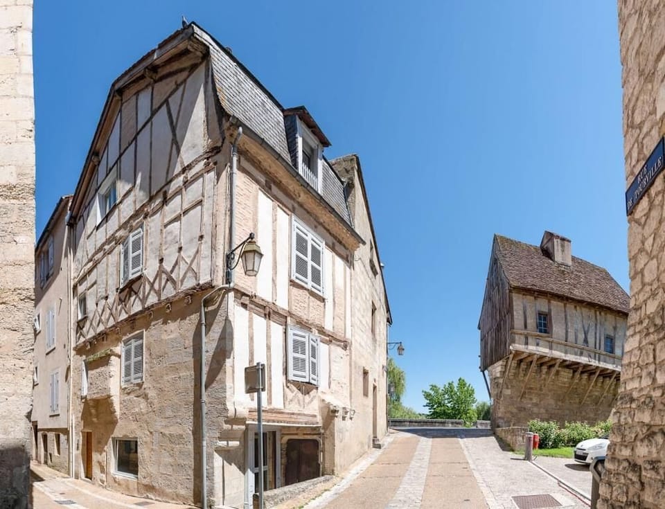 Bâtisse à colombage du XIVe siècle