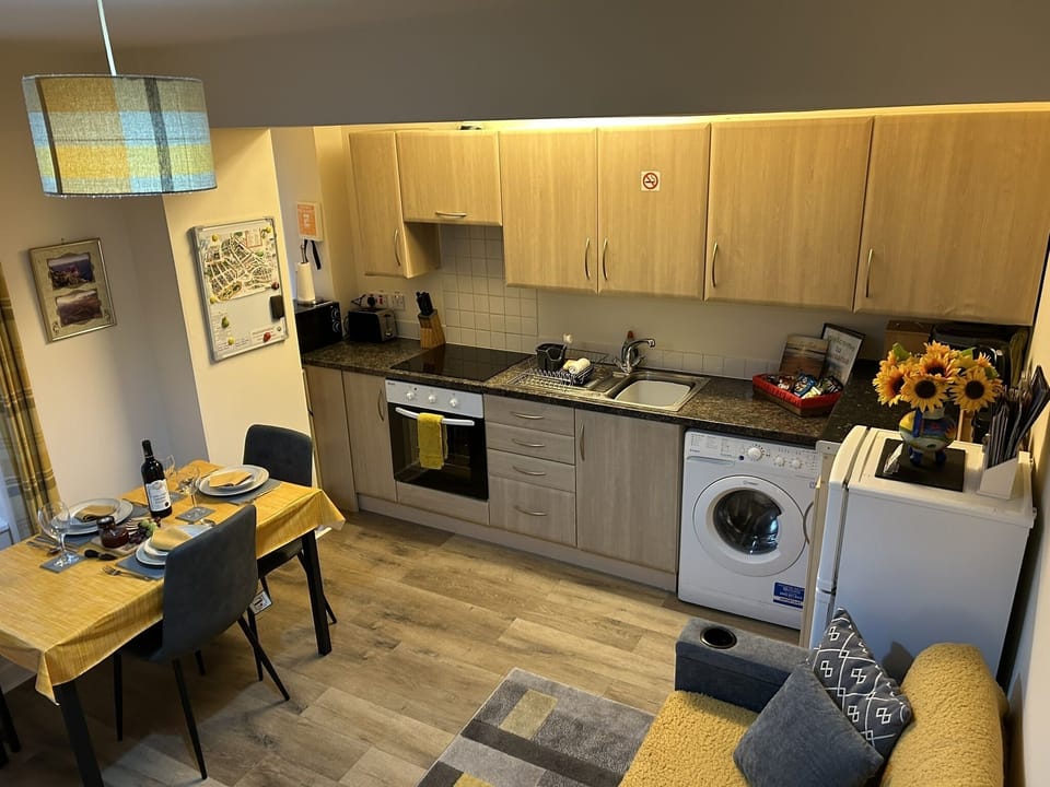 30, A well equipped kitchen