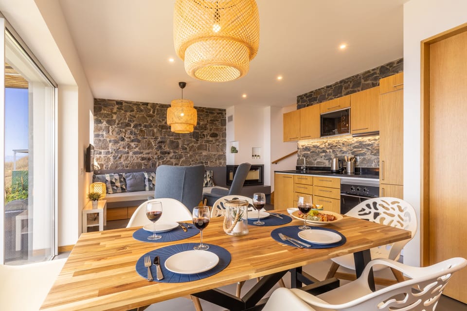 Living room - dining area (1)