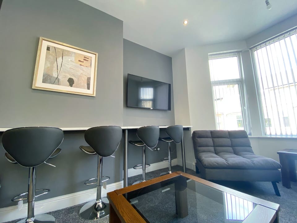 Living Room / Lounge