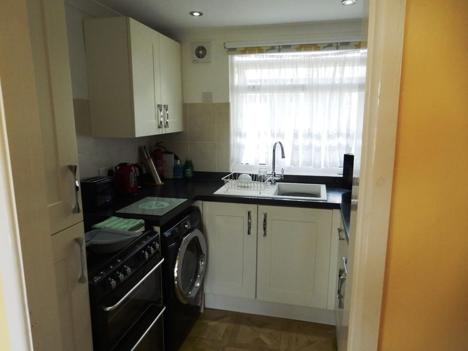 Sundial Chalet. kitchen