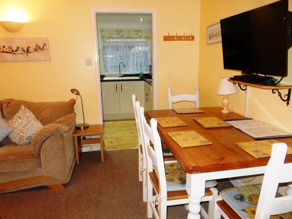 Dining Room Sundial Chalet