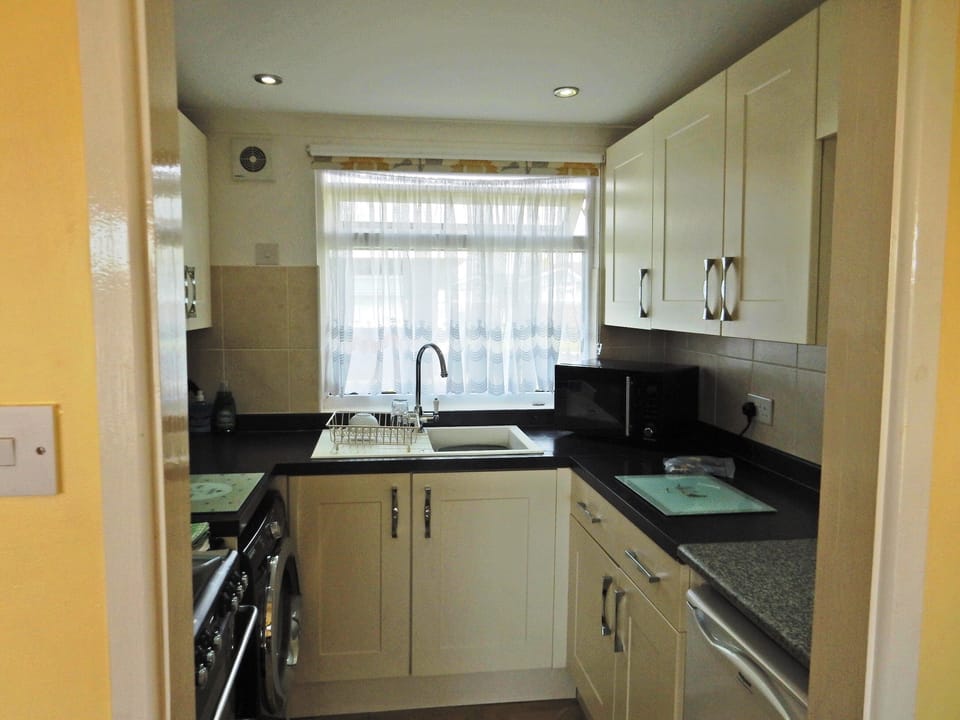 Sundial Chalet.kitchen