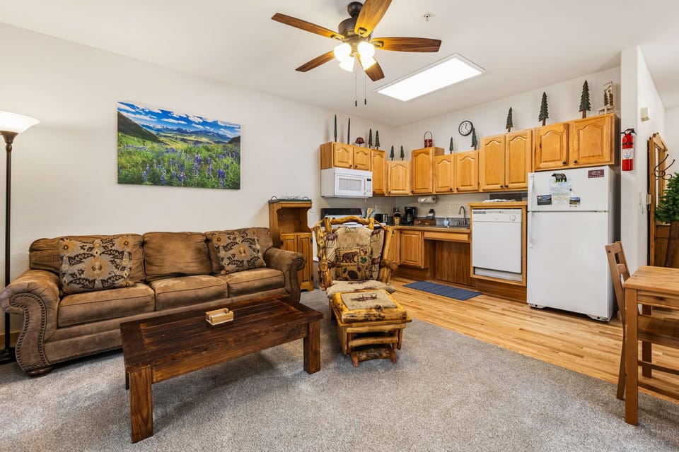 Living Room/Kitchen