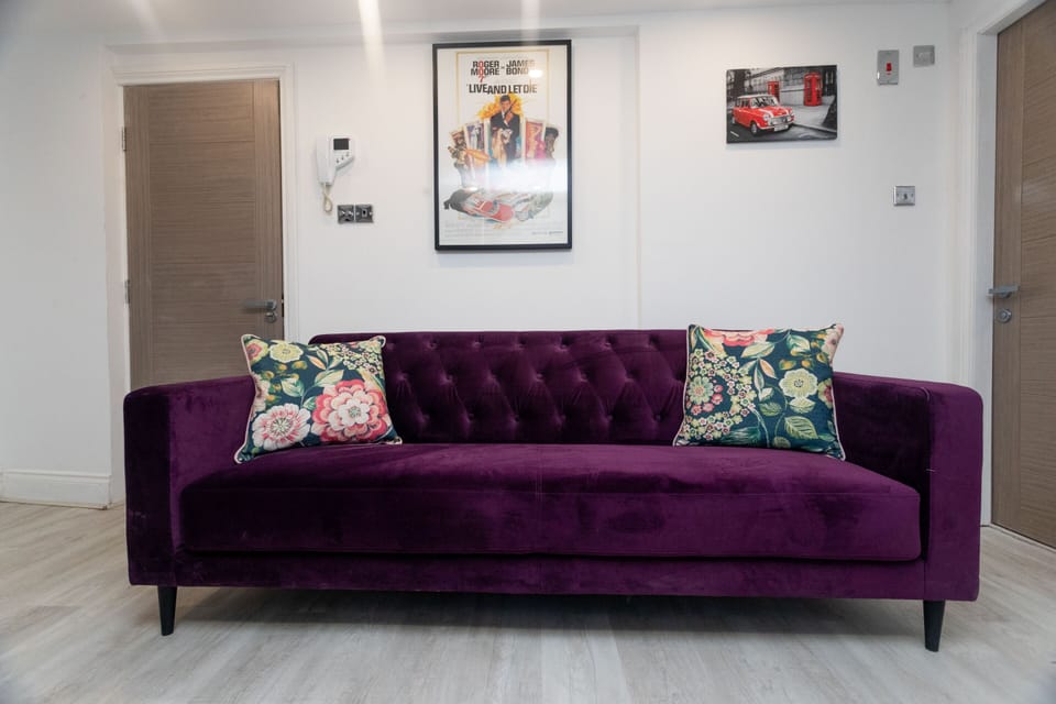 Living Room / Lounge