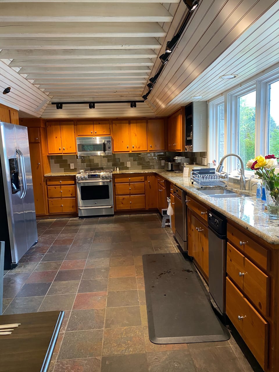 Main kitchen- lots of space 