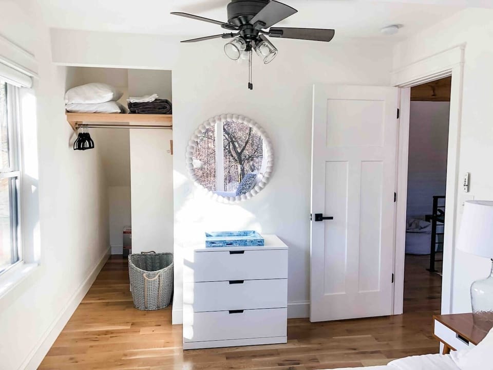 Each bedroom has non-slip hangers, drawers, mirrors, extra pillows and blankets... feel at home in this luxury lakeside cottage!