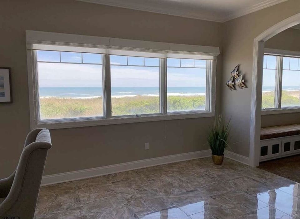 Direct ocean views! 
