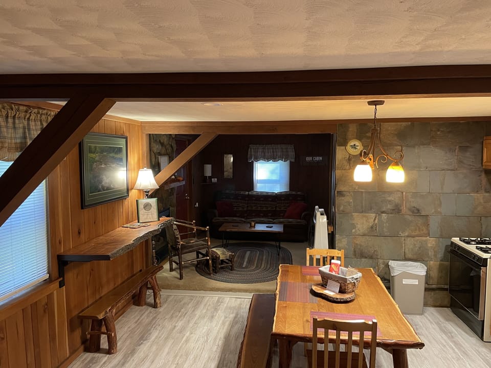 Nice roomy kitchen to enjoy your meal. 