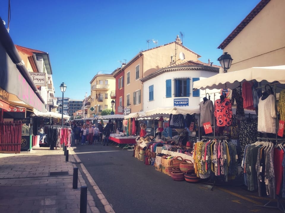  Local market rue des Oliviers