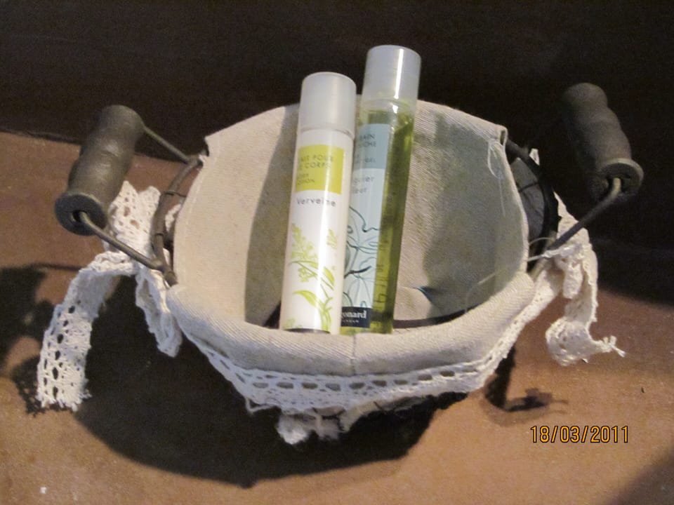 Bathroom amenities