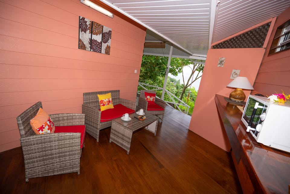 Living Room / Lounge