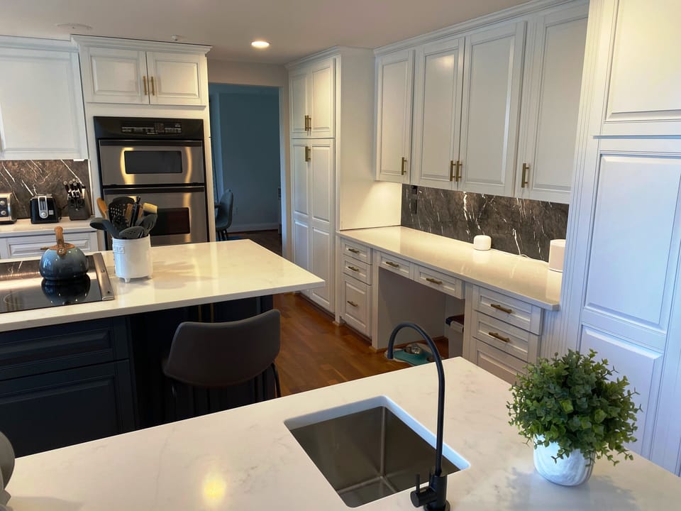Kitchen Area with Breakfast Bar