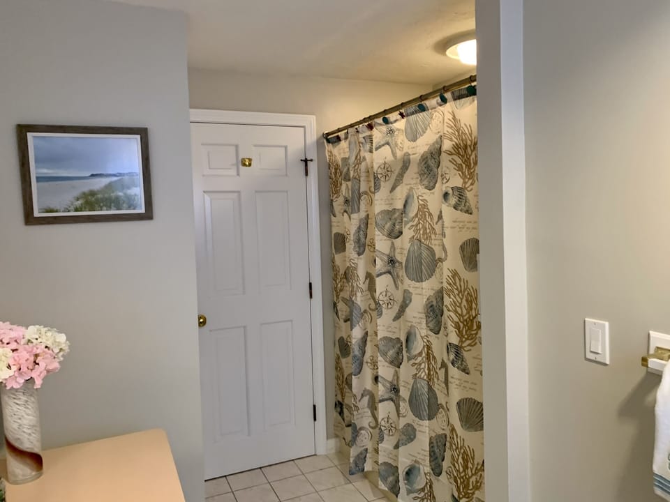 First floor bath
