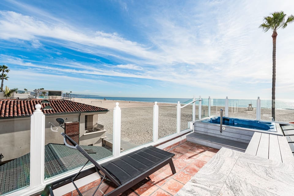 Plenty of outdoor spots for kicking back and soaking up the sun
                