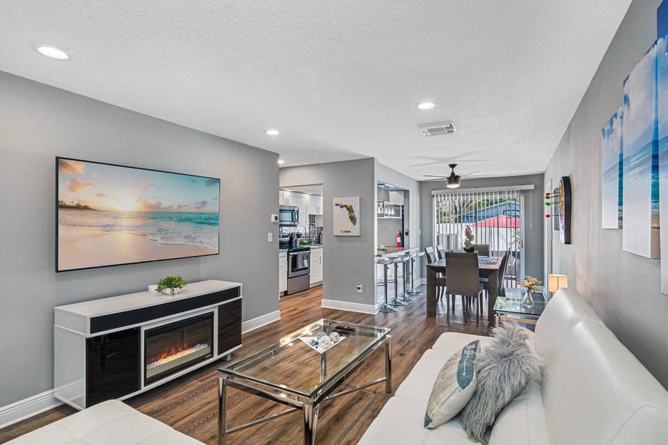 This lovely open concept will surely make you feel at home during your stay! Have the chance to share stories with family and friends while doing different errands. 