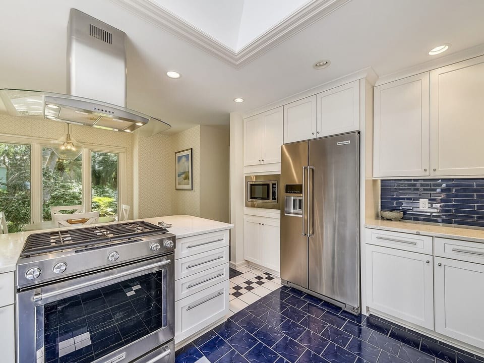 Fully Equipped Kitchen at 10 Swing About