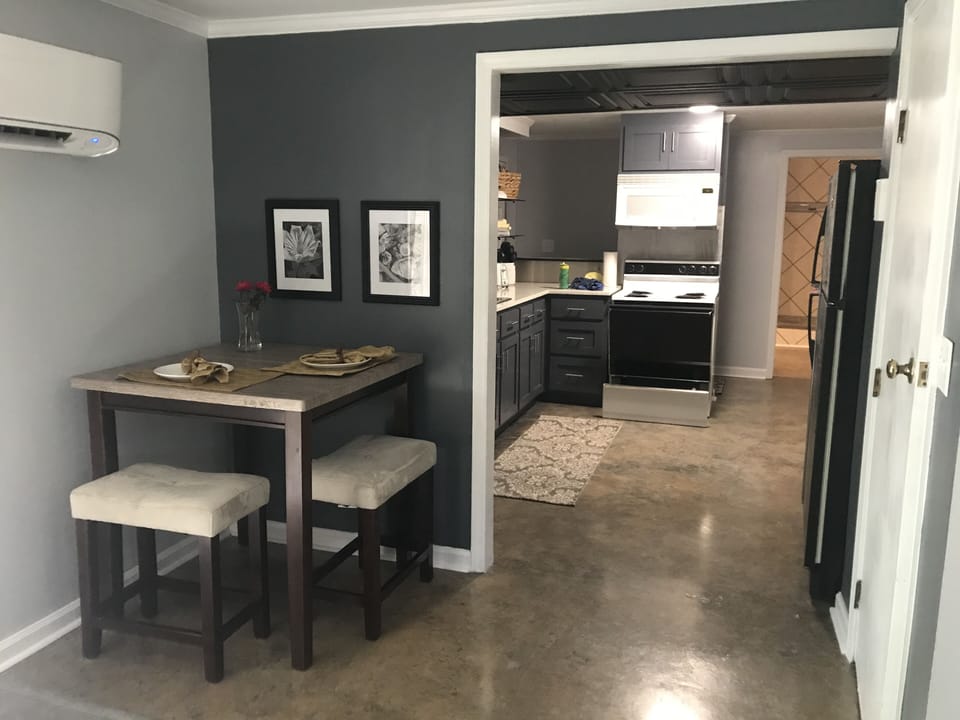 Dining area looking into kitchen. You control your own temperature!