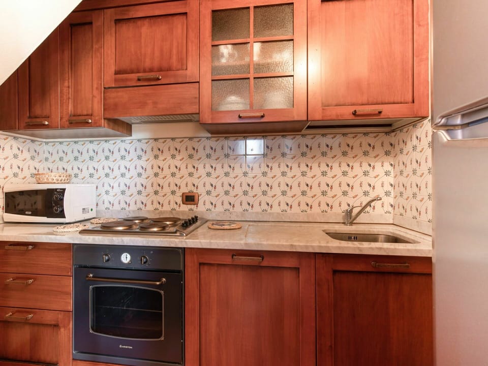 Brown, Cabinetry, Countertop, Building, Property, Furniture, Kitchen Sink, White, Blue, Kitchen