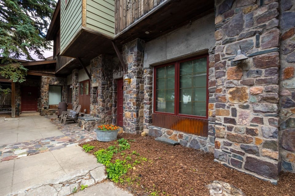 courtyard 1